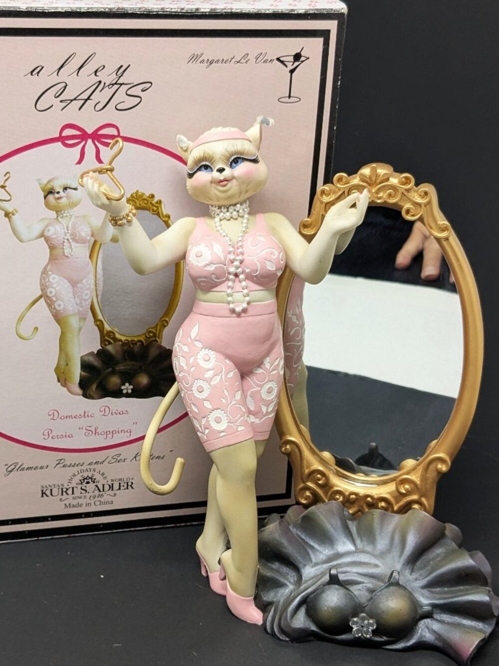 Margaret Le Van Alley Cats Persia Shopping Pink lingerie white persian Box RARE